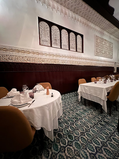 Restaurant El Djenina مطعم الجنينة - Q26X+G2P, Ave Franklin Roosevelt, Sidi M,Hamed 16000, Algeria