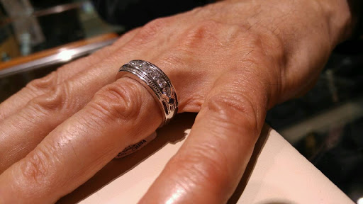 Jewelry Store «Kay Jewelers», reviews and photos, 9301 Tampa Ave #179, Northridge, CA 91324, USA