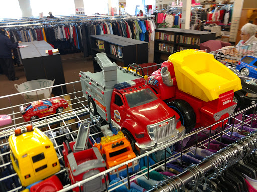 Thrift Store «The Salvation Army Family Store & Donation Center», reviews and photos, 605 S Opdyke Rd, Auburn Hills, MI 48326, USA