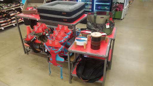 Pet Supply Store «Petco Animal Supplies», reviews and photos, 28400 Dequindre Rd, Warren, MI 48092, USA