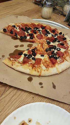 Pizza Restaurant «3rd Street Pizza Co», reviews and photos, 433 NE 3rd St, McMinnville, OR 97128, USA