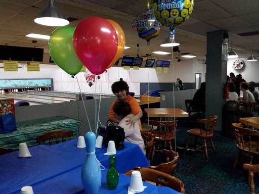 Bowling Alley «Ten Pin Lanes», reviews and photos, 1453 Pasadena Ave S, South Pasadena, FL 33707, USA