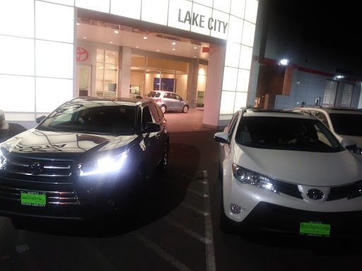 Toyota Dealer «Toyota of Lake City», reviews and photos, 13355 Lake City Way NE, Seattle, WA 98125, USA
