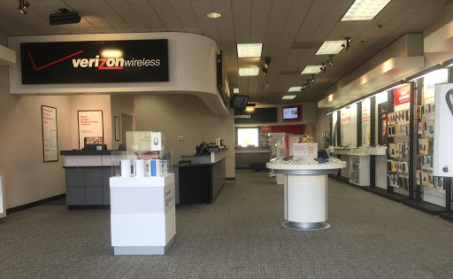 Cell Phone Store «Verizon», reviews and photos, 6432 Springfield Blvd, Springfield, VA 22150, USA