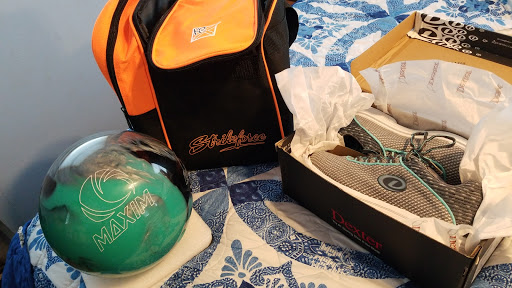 Revolutions Pro Shop, 265 Blairs Ferry Rd NE, Cedar Rapids, IA 52402, USA, 