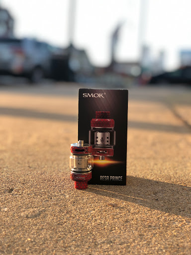 Tobacco Shop «18 Plus Vape & Shop», reviews and photos, 4037 Broadway, Kansas City, MO 64111, USA