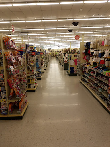 Craft Store «Hobby Lobby», reviews and photos, 2102 N Neil St Suite 2, Champaign, IL 61820, USA