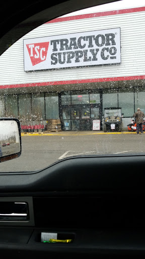 Home Improvement Store «Tractor Supply Co.», reviews and photos, 15981 OH-170, East Liverpool, OH 43920, USA