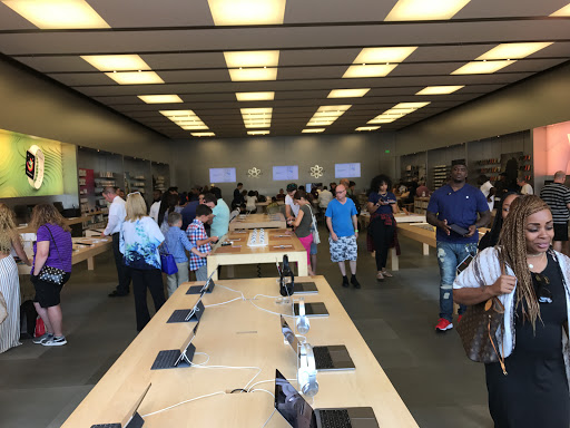 Computer Store «Apple Easton Town Center», reviews and photos, 4210 The Strand, Columbus, OH 43219, USA