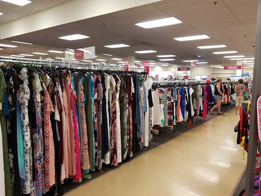 Clothing Store «Burlington Coat Factory», reviews and photos, 233 Broad St, Bridgewater, MA 02324, USA