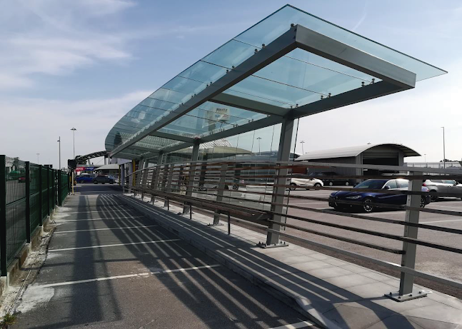 Hertz Aluguer de Viaturas - Porto (Aeroporto) - Agência de aluguel de carros