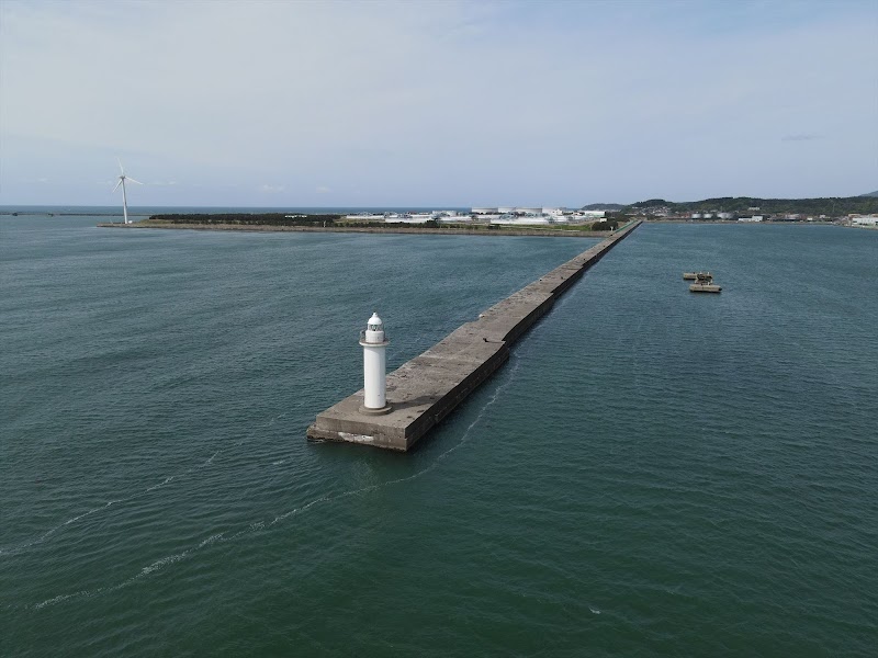 船川防波堤灯台