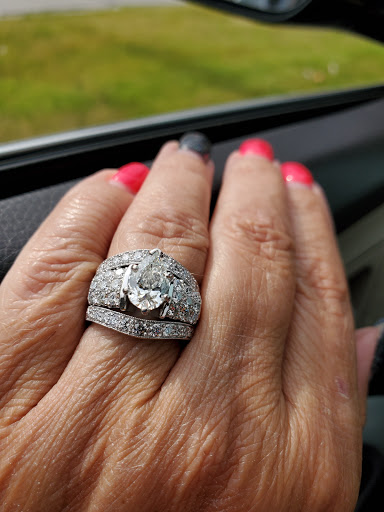 Jewelry Store «Kesslers Diamonds», reviews and photos, 5075 S 76th St, Greenfield, WI 53220, USA
