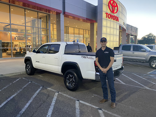 Toyota Dealer «Larry H. Miller Toyota Peoria», reviews and photos, 8633 W Bell Rd, Peoria, AZ 85382, USA