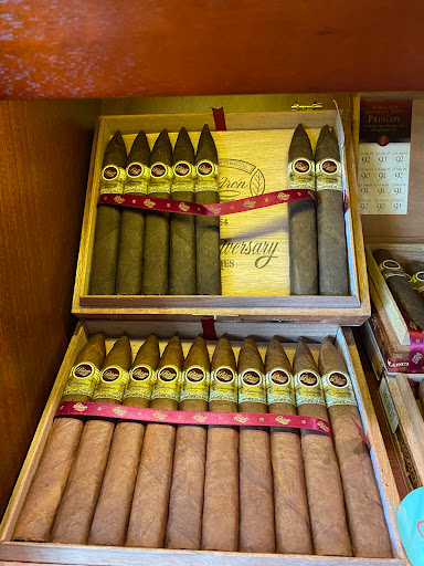 Cigar Shop «Mancave Cigar Lounge», reviews and photos, 2920 E Commercial Blvd, Fort Lauderdale, FL 33308, USA