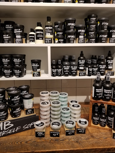 Cosmetics Store «Lush Cosmetics», reviews and photos, 104 Walden Galleria, Buffalo, NY 14225, USA