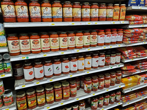 Grocery Store «Handy Market, Wine Store, Craft Beer Shop, Bottle Shop, Choice Meats», reviews and photos, 2514 W Magnolia Blvd, Burbank, CA 91505, USA