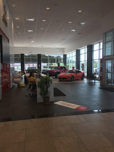 Toyota Dealer «Sunrise Toyota», reviews and photos, 3984 Sunrise Hwy, Oakdale, NY 11769, USA