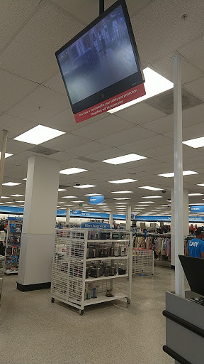 Clothing Store «Ross Dress for Less», reviews and photos, 8123 Cooper Creek Blvd, University Park, FL 34201, USA