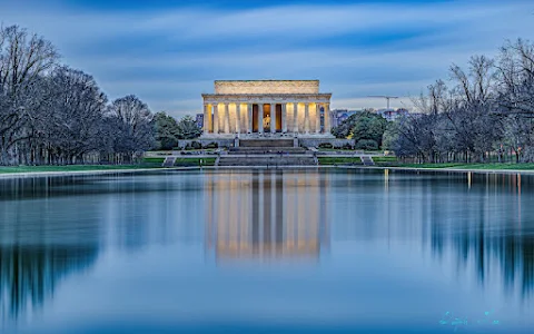 Lincoln Memorial image