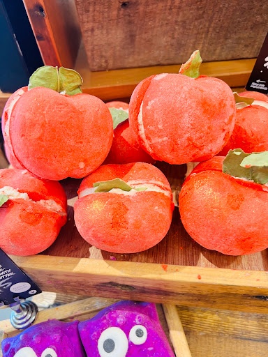 Cosmetics Store «LUSH Fresh Handmade Cosmetics», reviews and photos, 3966 Westheimer Rd, Houston, TX 77027, USA