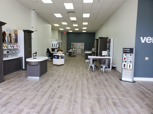 Cell Phone Store «Verizon», reviews and photos, 781 University Ave, Madison, WI 53715, USA