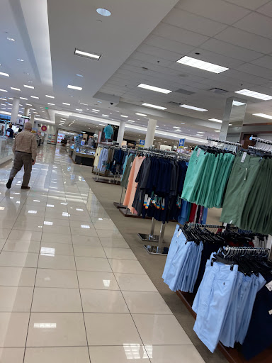 Department Store «Belk», reviews and photos, 1701 McFarland Blvd E, Tuscaloosa, AL 35404, USA