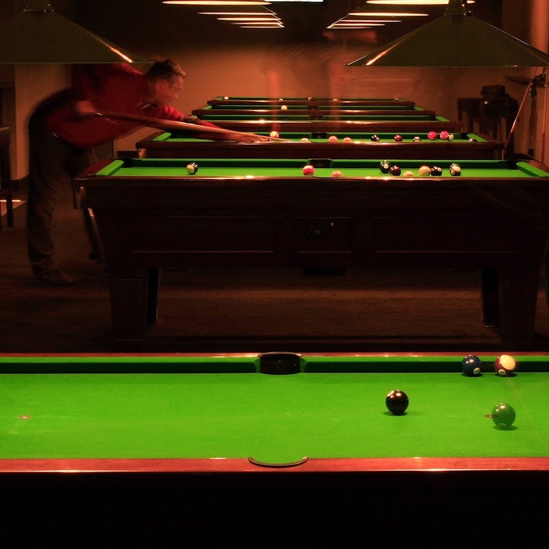 Harry's Pool Bar