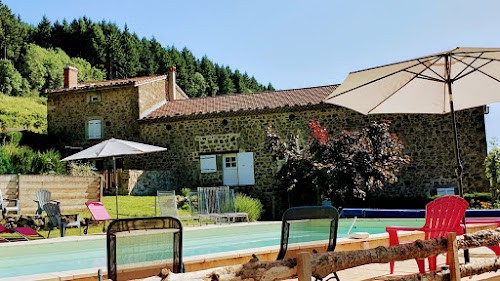 Lodge Les Gîtes de Chirol : Lodge et Gîte tout confort, au calme avec piscine, sauna, séminaire et évènement en Ardèche Vanosc