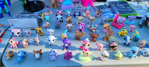 Drive-in Movie Theater «Starlight Drive-In Theatre and Flea Market», reviews and photos, 2000 Moreland Ave SE, Atlanta, GA 30316, USA