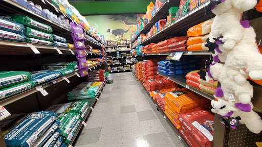 Pet Supply Store «Petco Animal Supplies», reviews and photos, 3115 Iowa St, Lawrence, KS 66046, USA