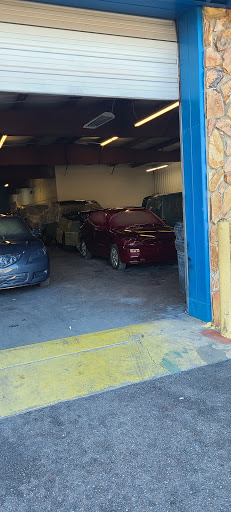 Auto Body Shop «Econo Auto Painting & Body Wrk», reviews and photos, 7020 N Dale Mabry Hwy, Tampa, FL 33614, USA