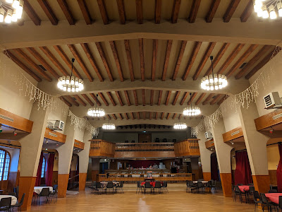 LA HALLE AUX GRAINS à La Charité-sur-Loire