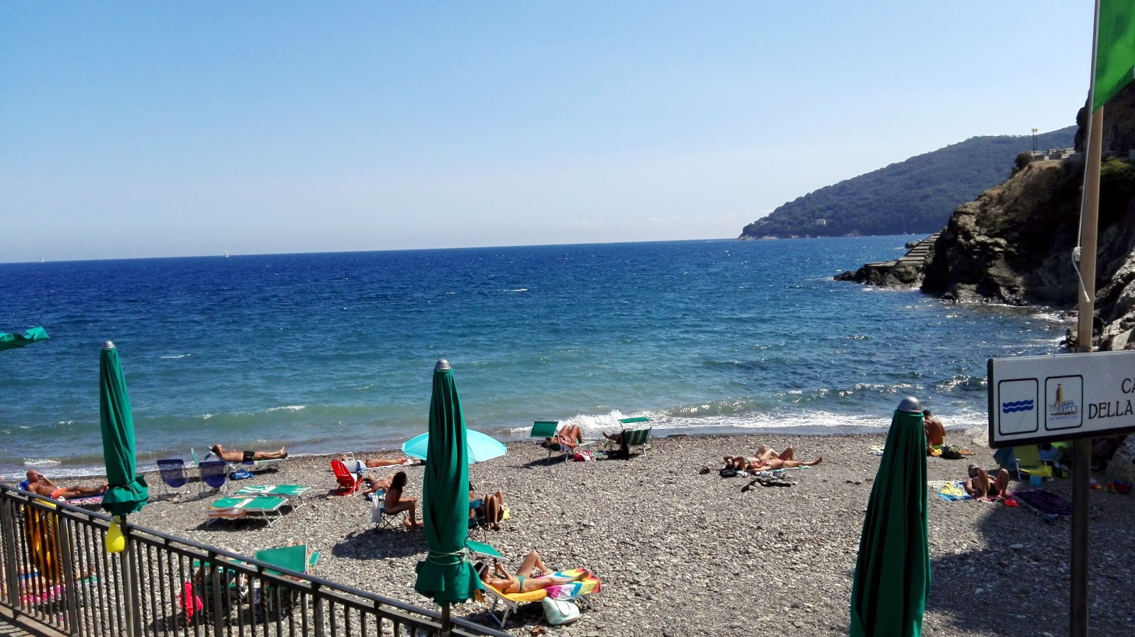 Spiaggia La Torre'in fotoğrafı mavi saf su yüzey ile