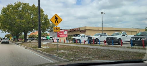 Fabric Store «Boca Bargoons Fort Myers», reviews and photos, 3645 Fowler St, Fort Myers, FL 33901, USA