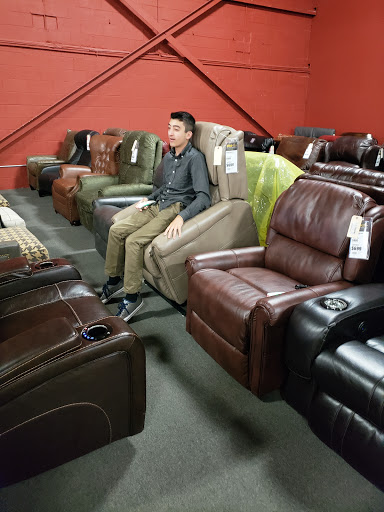 Furniture Store «The Dump Furniture Outlet», reviews and photos, 1800 East Dr, Oaks, PA 19456, USA