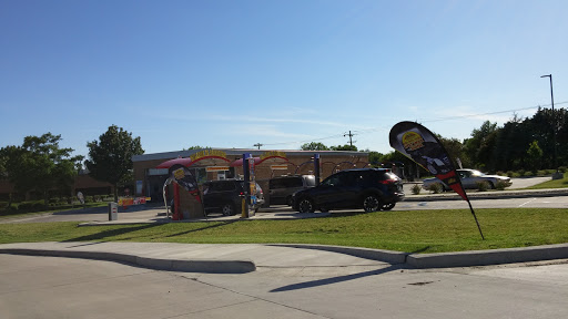 Rainstorm Car Wash en Champaign