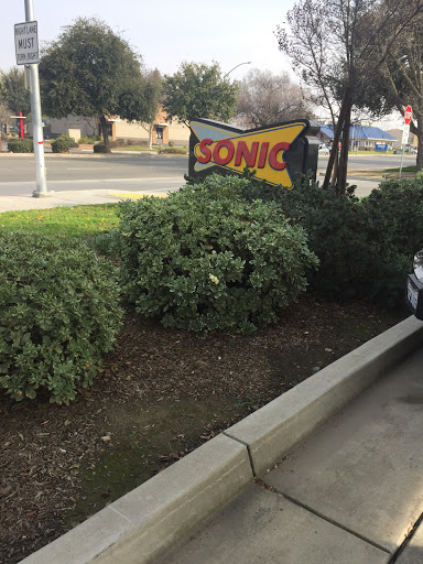 Fast Food Restaurant «Sonic Drive-In», reviews and photos, 3489 W Shaw Ave, Fresno, CA 93722, USA
