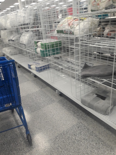 Clothing Store «Ross Dress for Less», reviews and photos, 10700 MacArthur Blvd, Oakland, CA 94605, USA