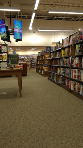 Book Store «Barnes & Noble Booksellers The Shops at River Crossing», reviews and photos, 8675 River Crossing Blvd, Indianapolis, IN 46240, USA