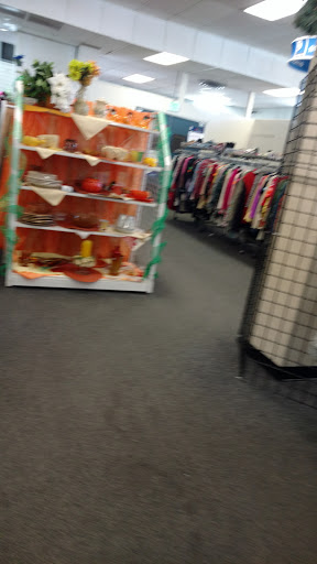 Thrift Store «Goodwill Retail Store», reviews and photos, 4714 Columbia Pike, Arlington, VA 22204, USA