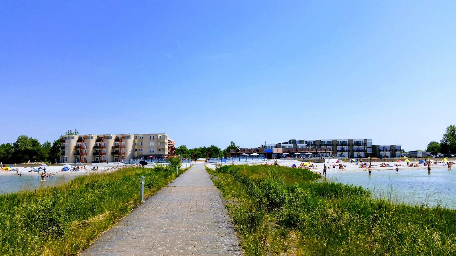Makkum strand photo #9