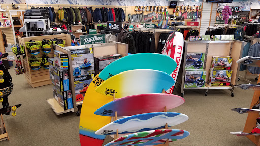 Sporting Goods Store «Peter Glenn Ski & Sports», reviews and photos, 9507 W Broad St, Richmond, VA 23294, USA
