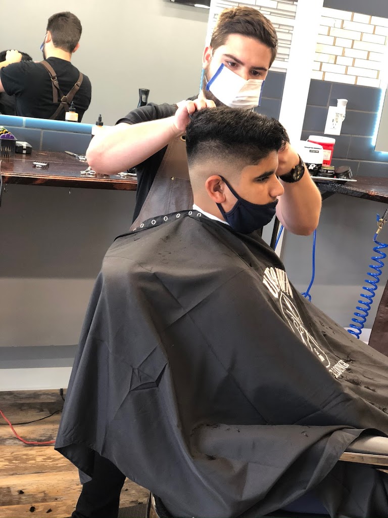 Uptown Barber Lounge 72719