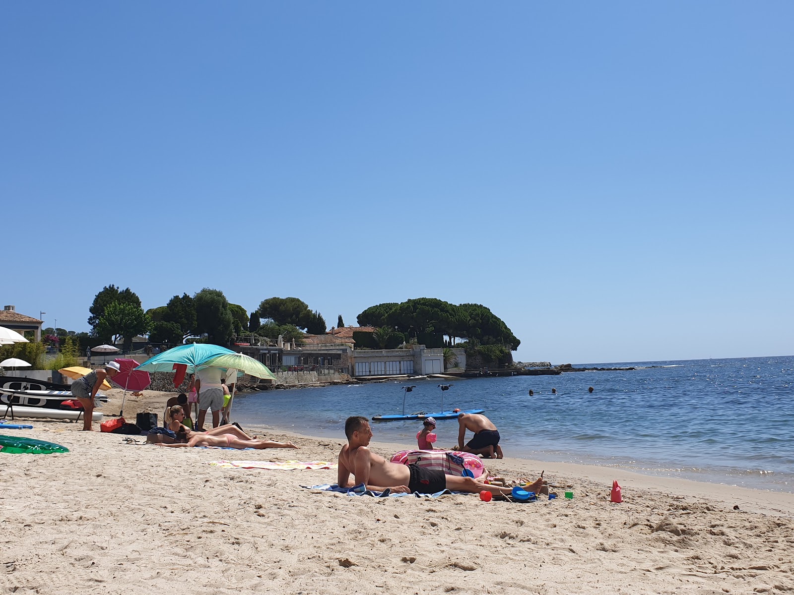 Foto af Peiras beach og bosættelsen