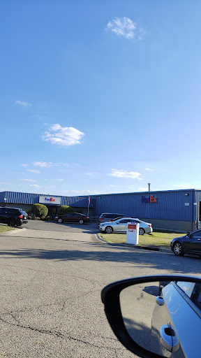 Shipping and Mailing Service «FedEx Ship Center», reviews and photos, 2578 Corporate Pl, Miamisburg, OH 45342, USA