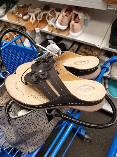 Clothing Store «Ross Dress for Less», reviews and photos, 640 Concar Dr, San Mateo, CA 94402, USA