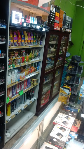 Tobacco Shop «G&S Smoke Shop», reviews and photos, 9163 W Union Hills Dr # 113, Peoria, AZ 85382, USA