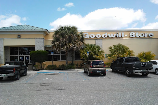 Thrift Store «Goodwill Royal Palm Beach Store & Donation Center», reviews and photos