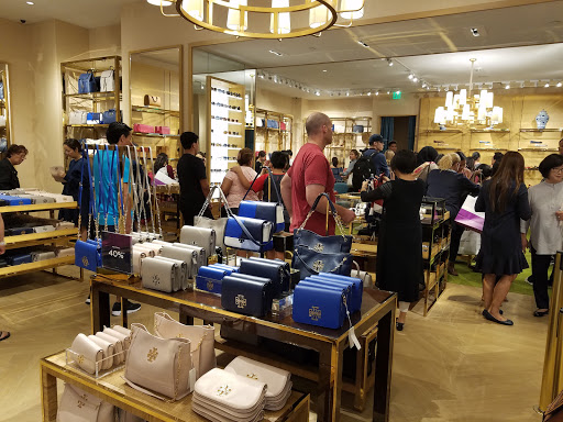 Shopping Mall «Leesburg Corner Premium Outlets», reviews and photos, 241 Fort Evans Rd NE, Leesburg, VA 20176, USA